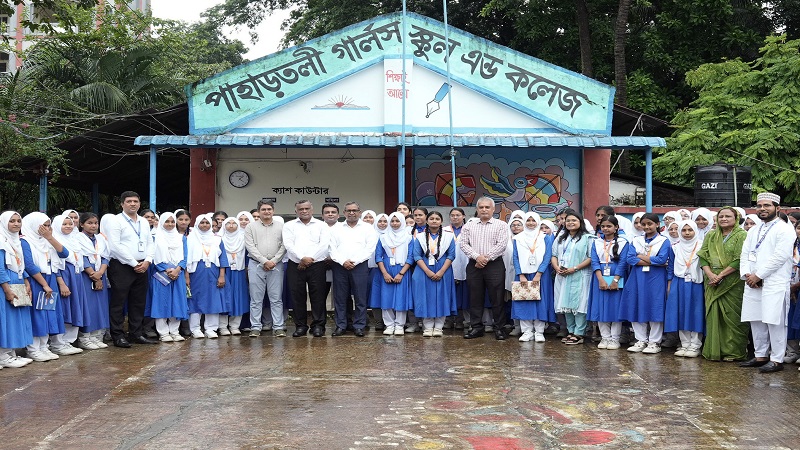 প্লাস্টিক বর্জ্য ব্যবস্থাপনায় সচেতনতা বাড়াতে শিক্ষার্থীদের সম্পৃক্ত করছে ইউনিলিভার বাংলাদেশ